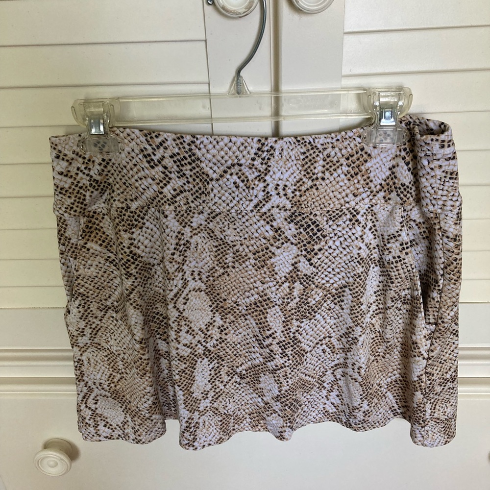 Tail skort